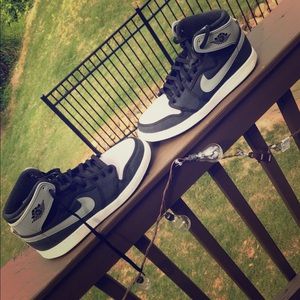 Jordan 1 men’s mid shadow size 12.5